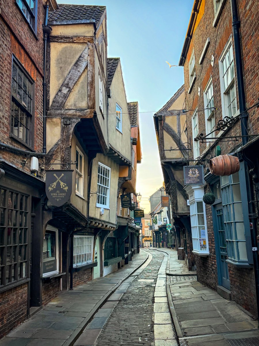 beautyexplorer0's tweet photo. York, England https://t.co/apQXzSgX1C