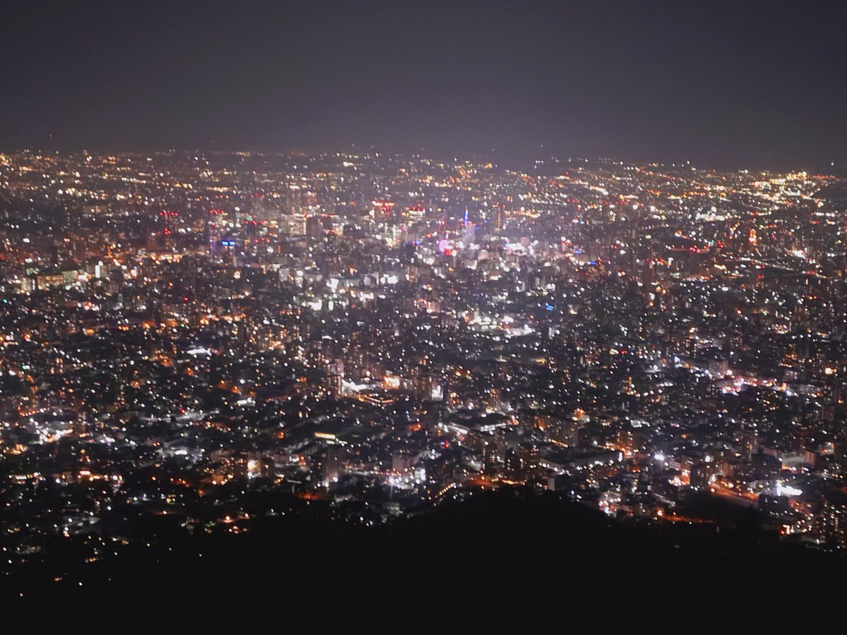 lafece1972's tweet photo. 藻岩山からの夜景です。 https://t.co/q7u8AWsB0i