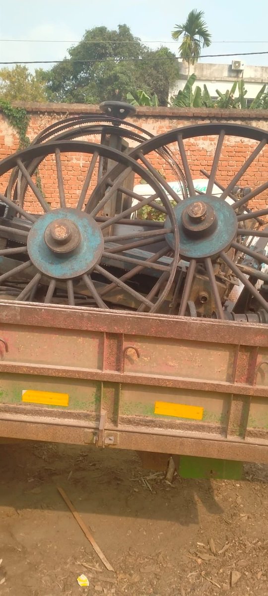 OdishaVigilance's tweet image. In a joint forest raid conducted today by the forest wing of #Odisha #Vigilance on running of an illegal sawmill at Vill-Bilasuni, PS- Niali, #Cuttack, sawmill accessories &amp;amp; illegal hoarding along with valuable timber of 76.796 cft worth Rs.14,08,292/-detected &amp;amp; seized.