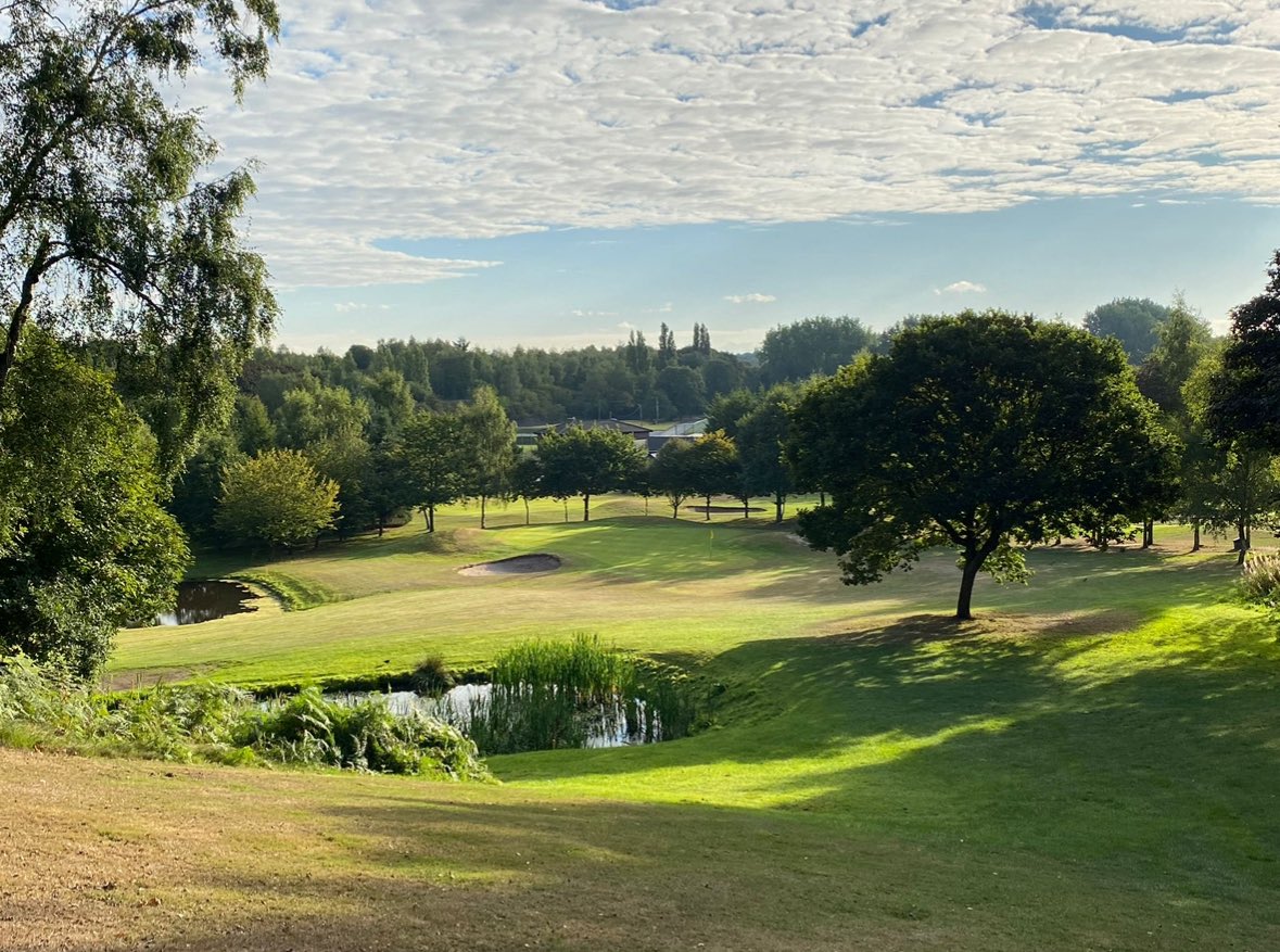 HartfordGolfC's tweet image. British weather keeping us on our toes…..
Hartford Golf is always a good idea!

#hartfordgolf #cheshiregolf #courseviews