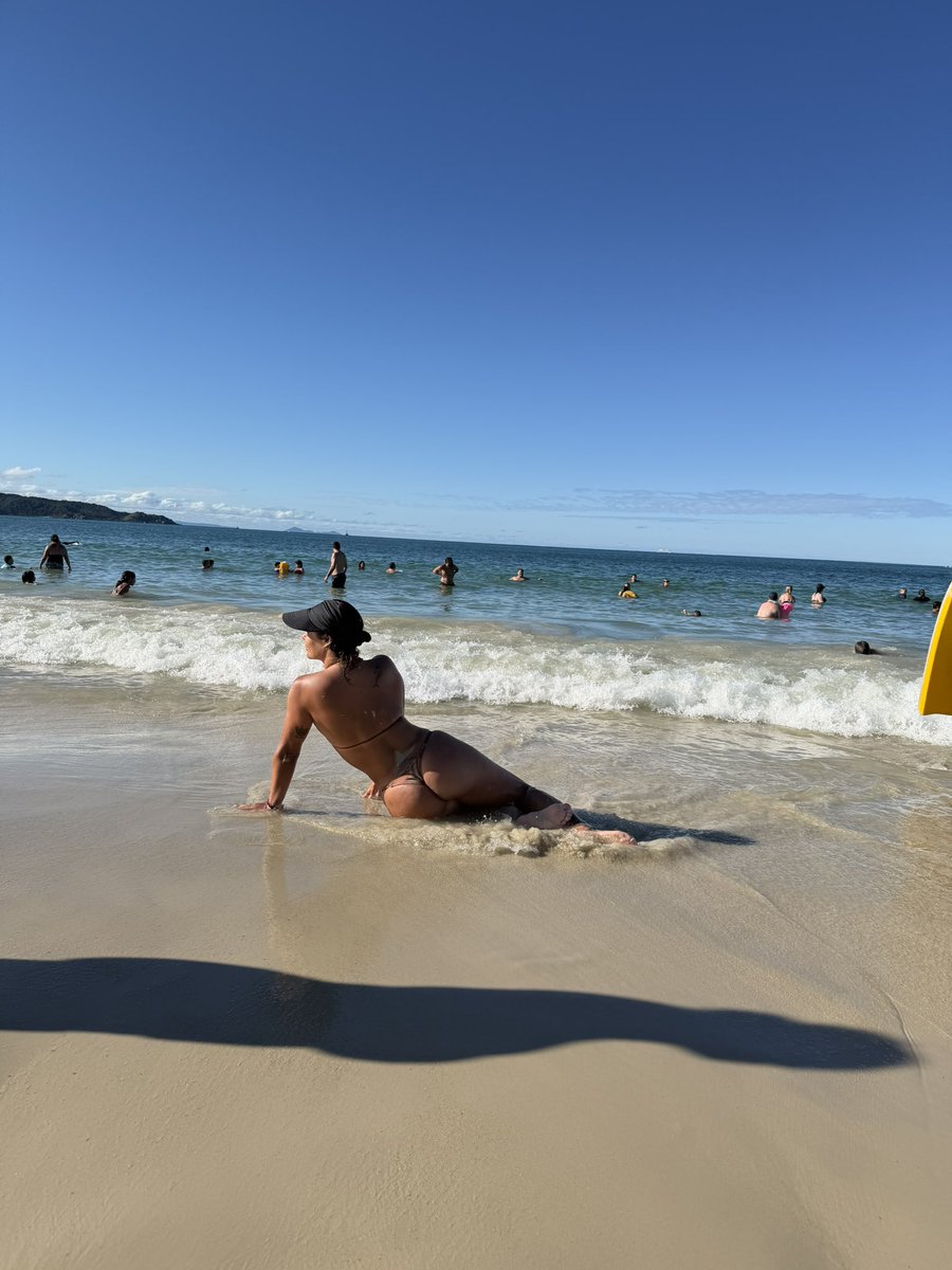 Larissa Riquelme tweet media