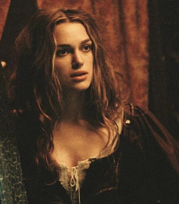 cinevow's tweet photo. Keira Knightley in Pirates of the Caribbean: The Curse of the Black Pearl, 2003 (dir. Gore Verbinski) https://t.co/ZbS0QXENWL