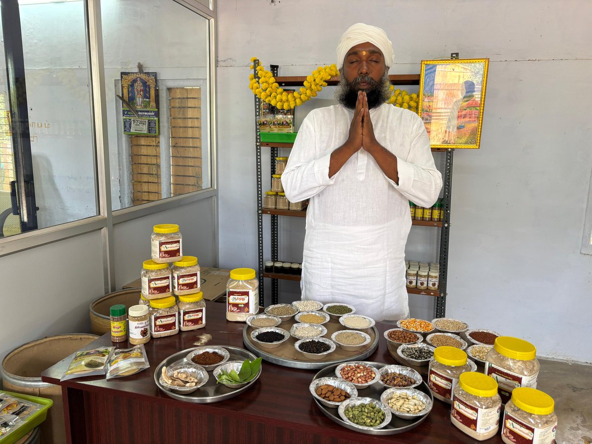 VallalarMission's tweet image. ✨🌿 ஆருவி மூலிகை குளியல் பொடி
25 அரிய மூலிகைகள் • மென்மையான சருமம் • இயற்கை பொலிவு 💛
🚫 No Chemicals | 🌱 Pure Herbal Care
முகம் &amp;amp; உடலுக்கு ஏற்றது ✨
📞 India: 88389 66709 / 90422 34000
📞 Malaysia: +60 19 646 5555
#Aaruvi #HerbalBathPodi #NaturalGlow #ChemicalFree #ஆருவி