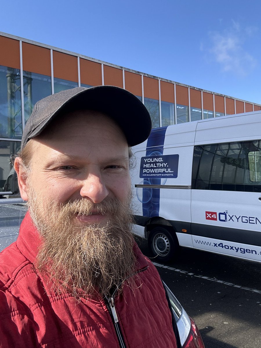 MaximHahn1's tweet image. Some days are just simple.

Work. Fresh air. Silence in the mind.
No rush. Just being present.

And somehow… that’s enough.

When was the last time you felt truly present?

#mindfulness #simplelife #innerpeace #presentmoment #life