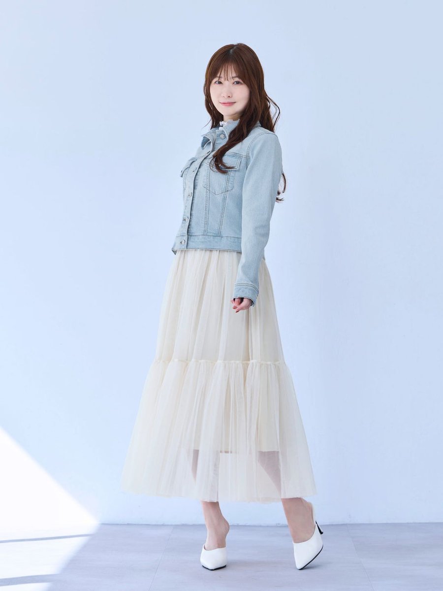 overE│胸が大きな女性のブランド tweet media