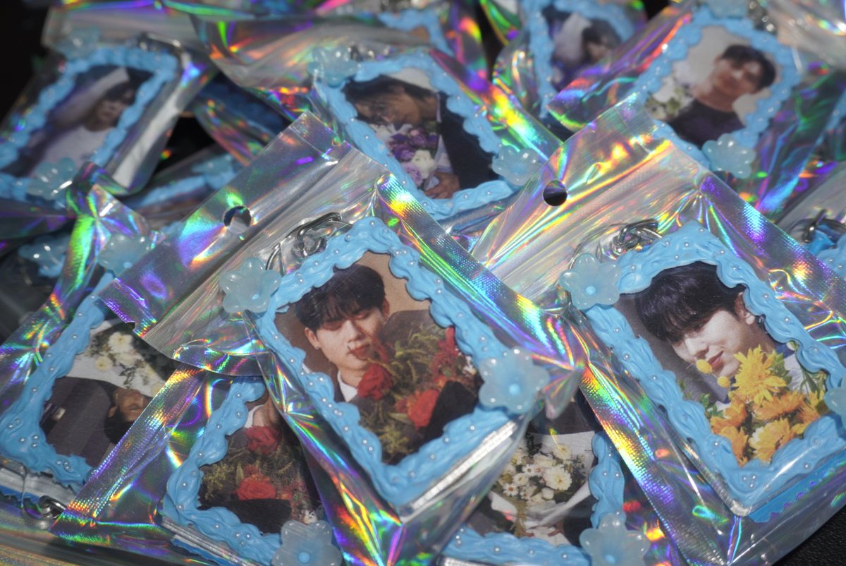 aeyna_starhwa's tweet image. #Freebies  close up update for #MONSTAXinKL ✨️

-boyfie vers (kihyun double bouquet limited), others are still available 
-freaky vers (actually 2 sided with different pictures; look @ the pic 2)
📍Mega Star Arena
🗓️ 28 March 2026 (TBA)
x.com/i/status/20314…