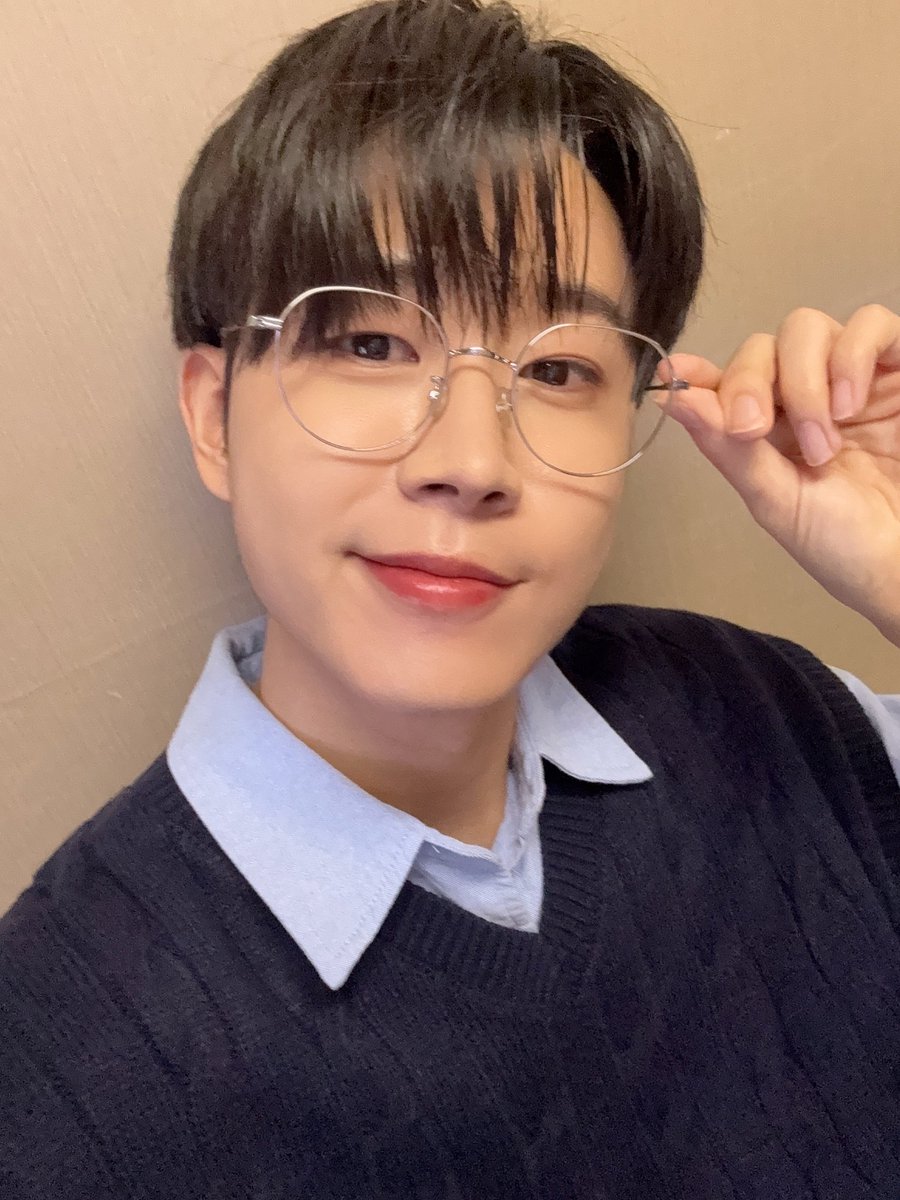 동현(DONGHYUN) tweet media