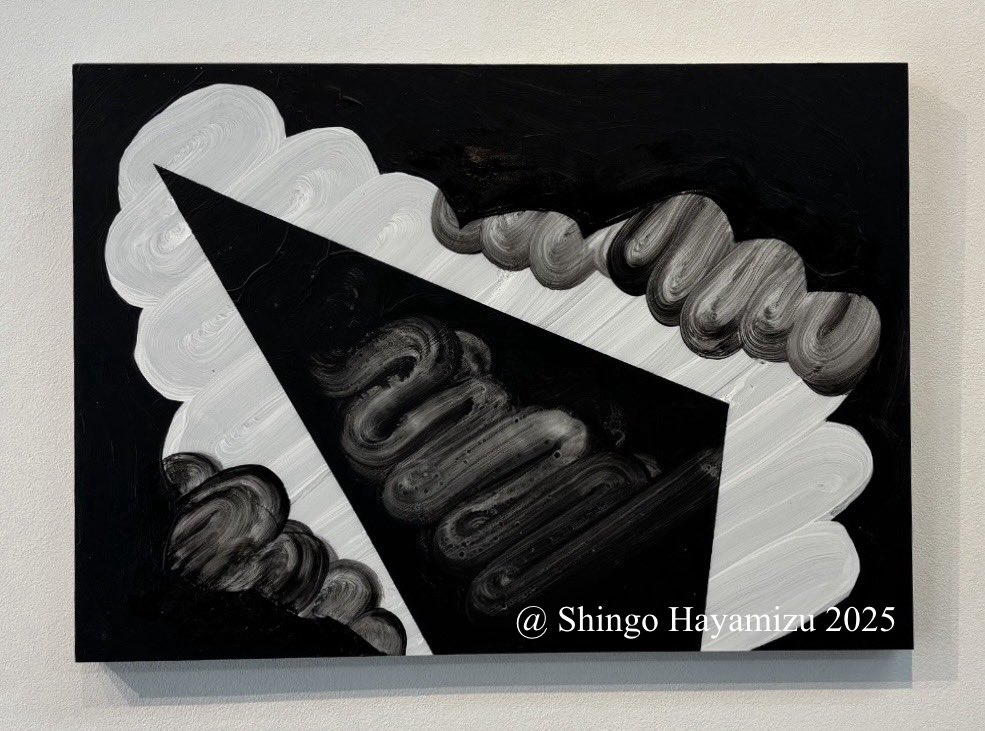 shingo_NY's tweet photo. 【個展"New Spectrum"より「Black Whip」】

鏡面にストロークをかさねて、ストロークの柔らかさを表現しています。
ホイップのようにレイヤーとして重なる形と直線の矩形が対比になり、画面に緊張感をもたらします。

#現代アート #展覧会 #絵画 https://t.co/AfpnFUaAPN