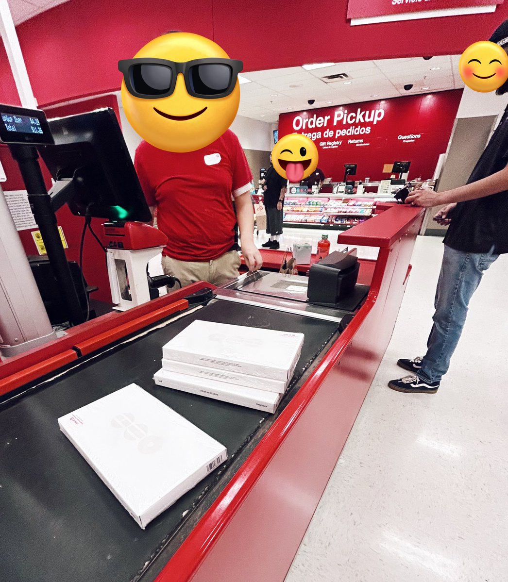 nicole · ph gom tweet media