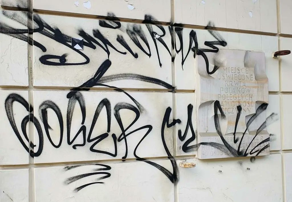 FinnishAwkward tweet media