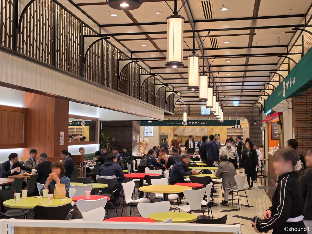 【いよいよ明日グランドオープン】

THREE 1Fフロアが食を楽しむフードホール 
「アオマチテラス」として生まれ変わります。

青森県初上陸となるバーガーキングをはじめ、
さまざまなジャンルの全10店舗が出店します。
※10店舗中6店舗が新規開店

#青森市 #THREE #アオマチテラス