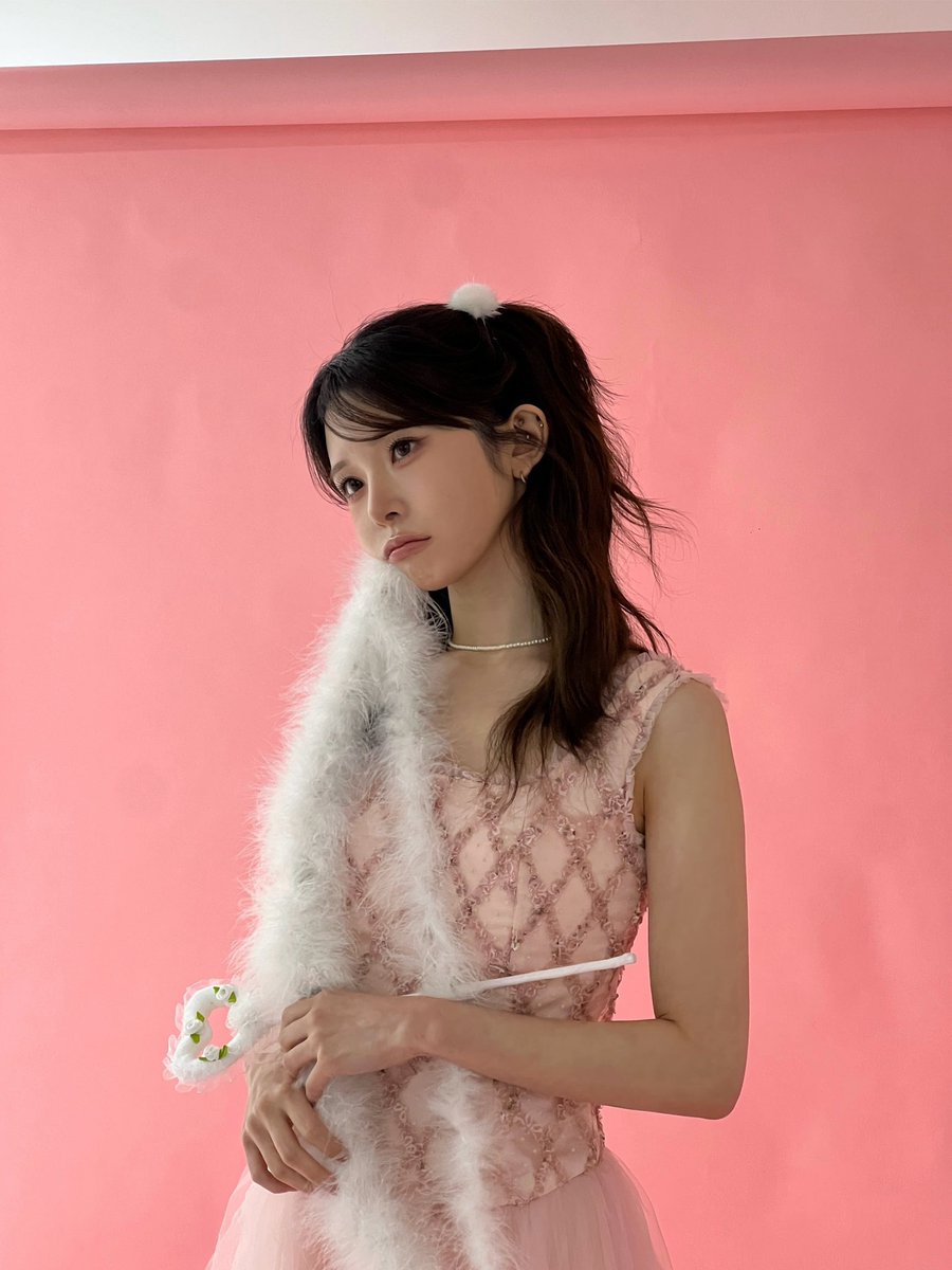 nina 𝜗ৎ tweet media