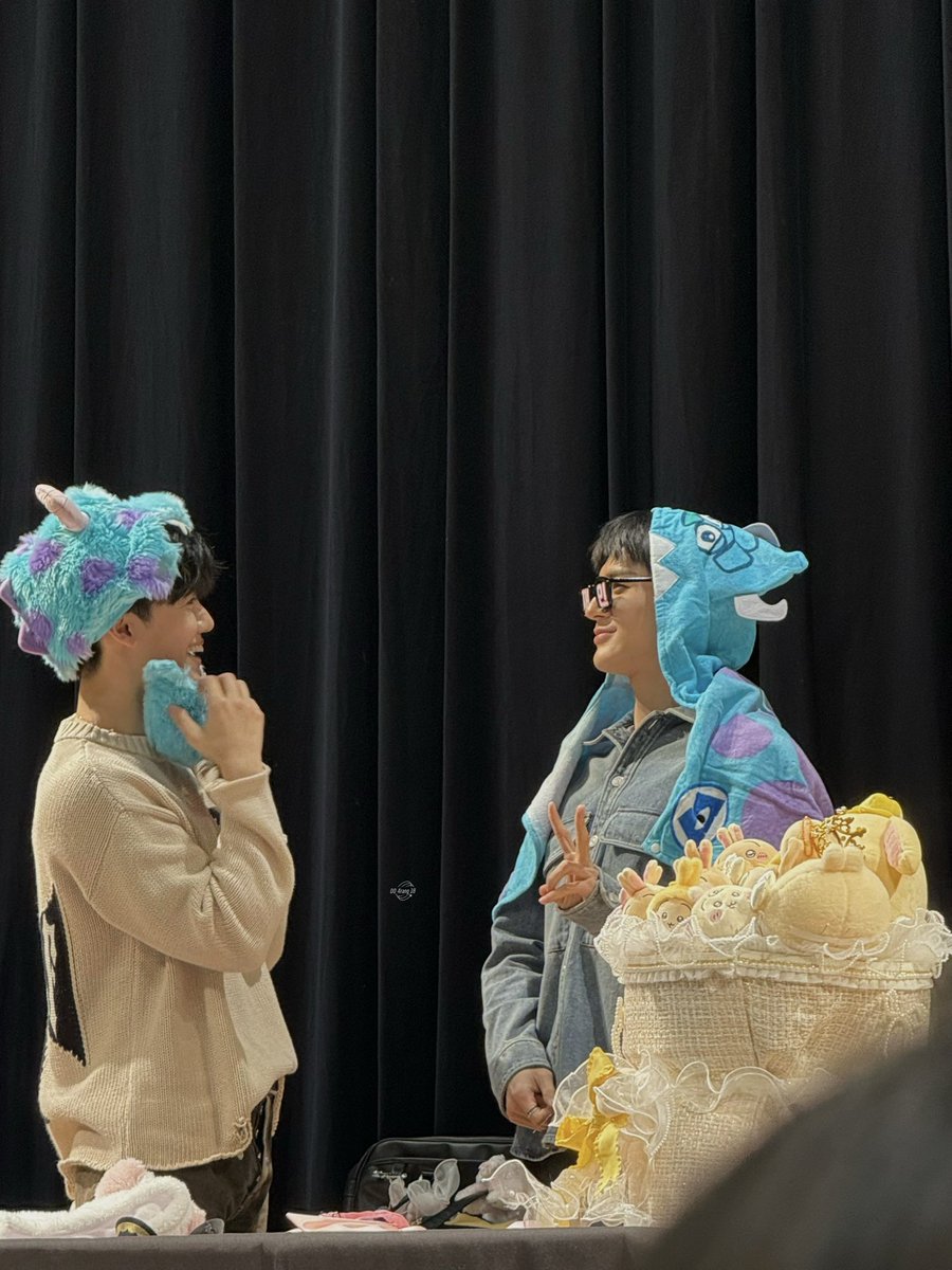 00_4rang_18's tweet photo. 260324 mumo NCT JNJM ノミン BOTH SIDES リリイベ ユニットサイン会 팬싸
#재민 #제노 

大好きなサモエドが"재민"サングラス付けてて
口角上げて喜んでるジェミンちゃんと満足そうなジェノくん https://t.co/sa2yoMtSsU