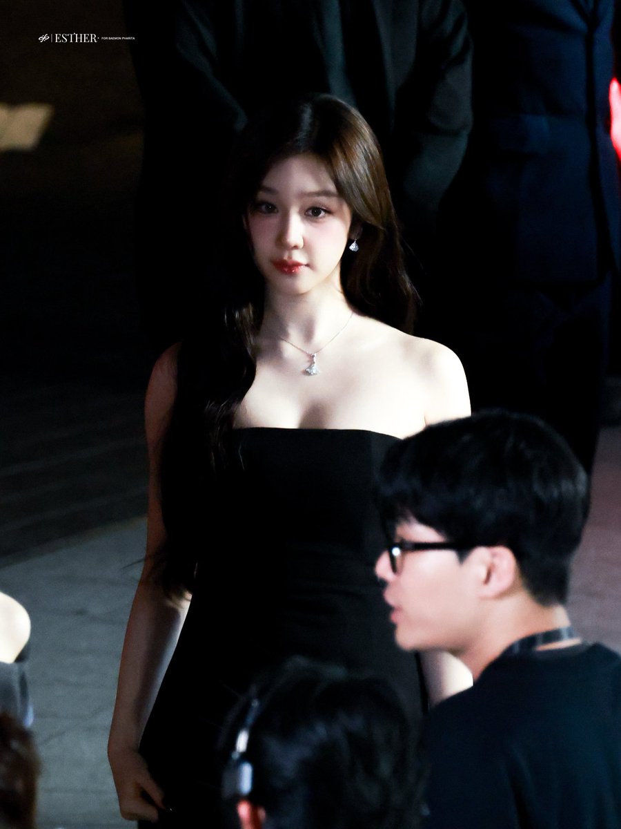 ESTHER· tweet media