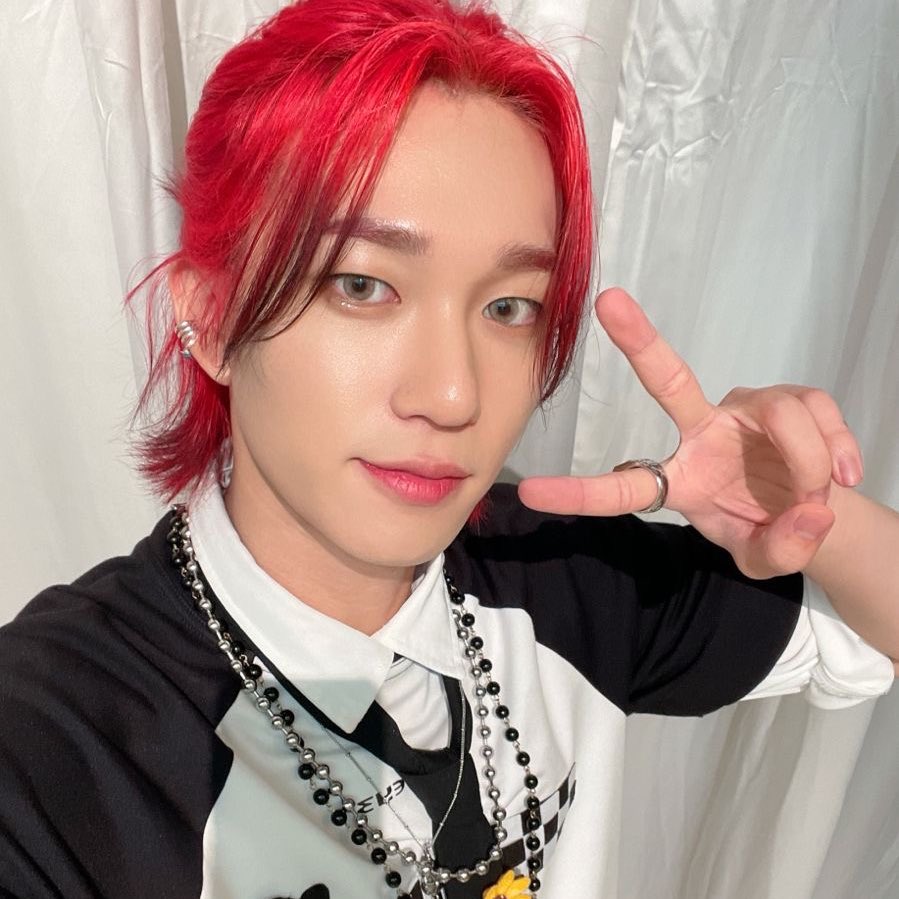 niv ✮ UNIQUE tweet media