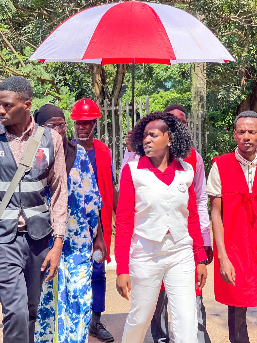 We are painting Makerere RED. We've chosen "No cuddles." K4G. Kadondi the 92nd 🔥