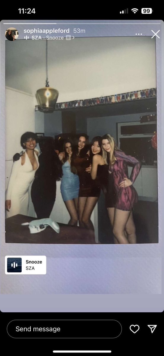 $Ak_Flows$ tweet media