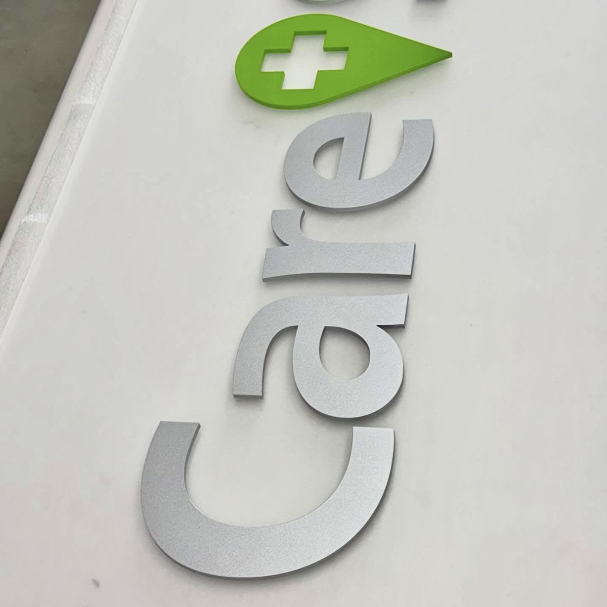 JacoSigns's tweet image. P95 frosted acrylic backer, Matthews Paint Brushed Aluminum, and a custom green color for the win on this layered acrylic sign!

#jacosigns #signmanufacturing #signshop
