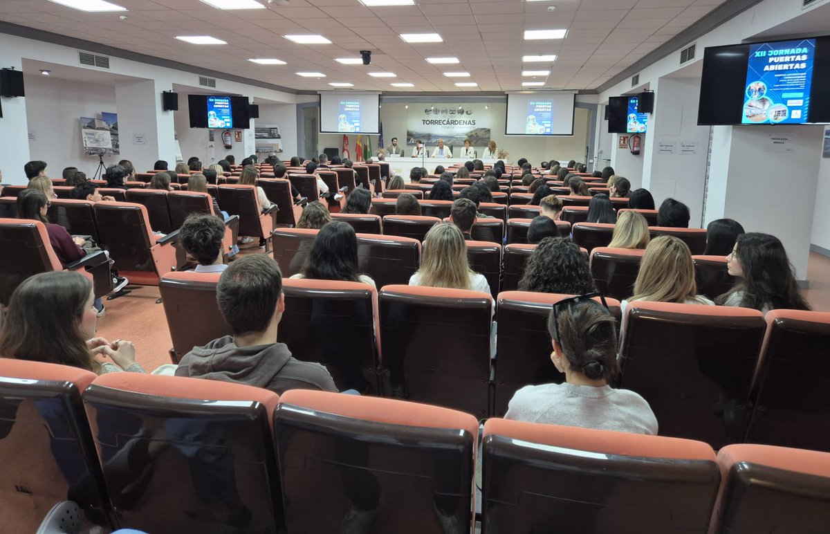 🏥👏 Lleno absoluto en nuestro salón de actos para conocer la oferta docente para los nuevos EIRs.

El Hospital Universitario Torrecárdenas ha celebrado su XII Jornada de Puertas Abiertas dirigida a los futuros Especialistas Internos Residentes

ℹ️ hospitaltorrecardenas.es/2026/03/26/el-…