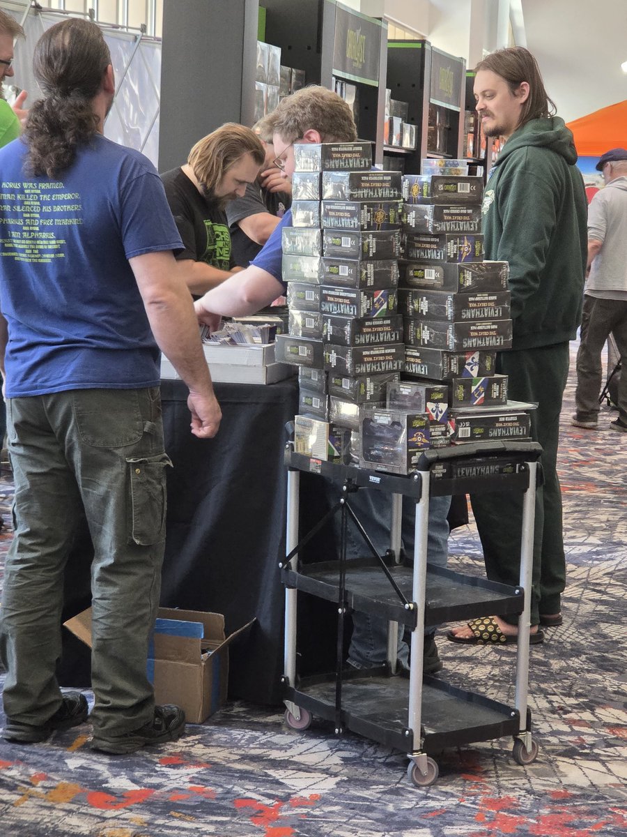 Chris Lewis (Pretzelbear) tweet media