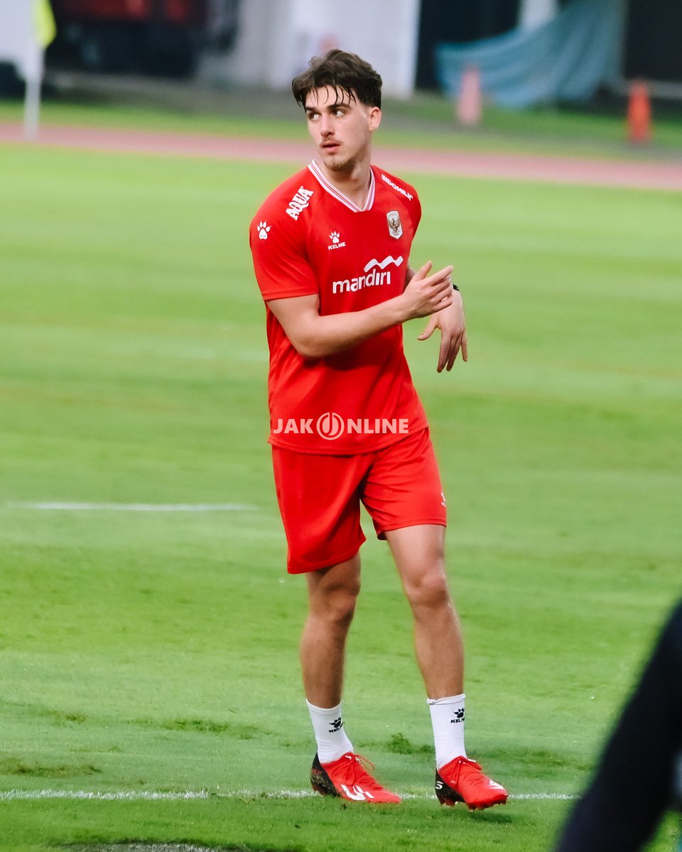 JakOnline tweet media