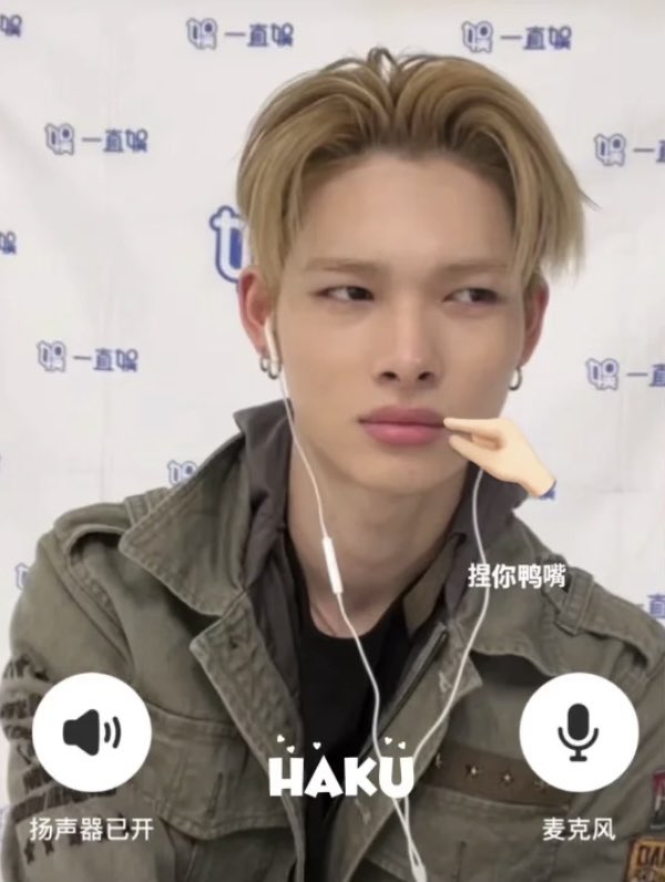 Ninimoles tweet media