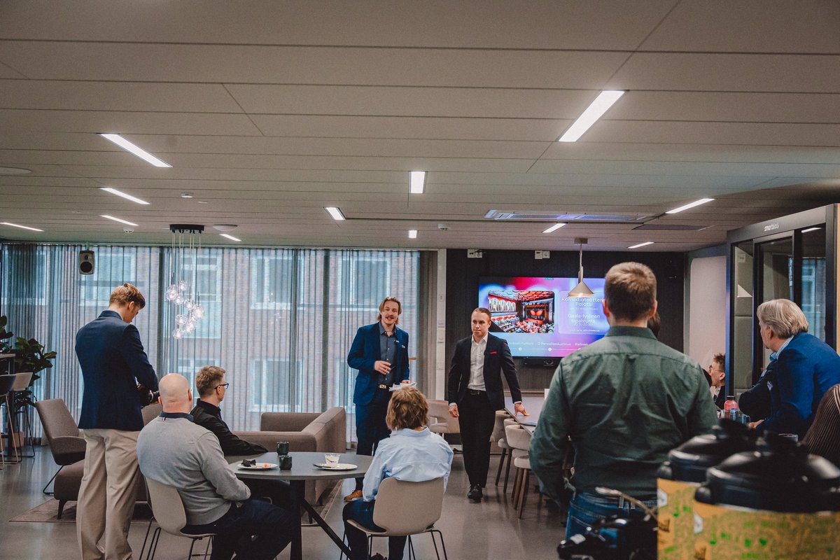 Akira Ropo tweet media