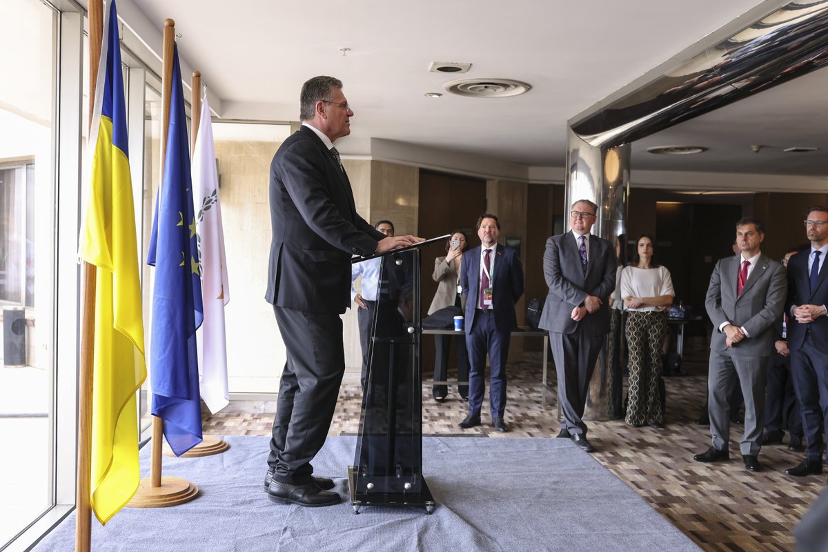 Trade_EU's tweet photo. At #MC14 we reaffirm our support to 🇺🇦

From political to financial, humanitarian, military and trade, EU solidarity is concrete and continuous.

With the revised DCFTA in force since October 2025, we’re strengthening a stable and fair trade framework.

#EUTrade https://t.co/58SSQUvGhS