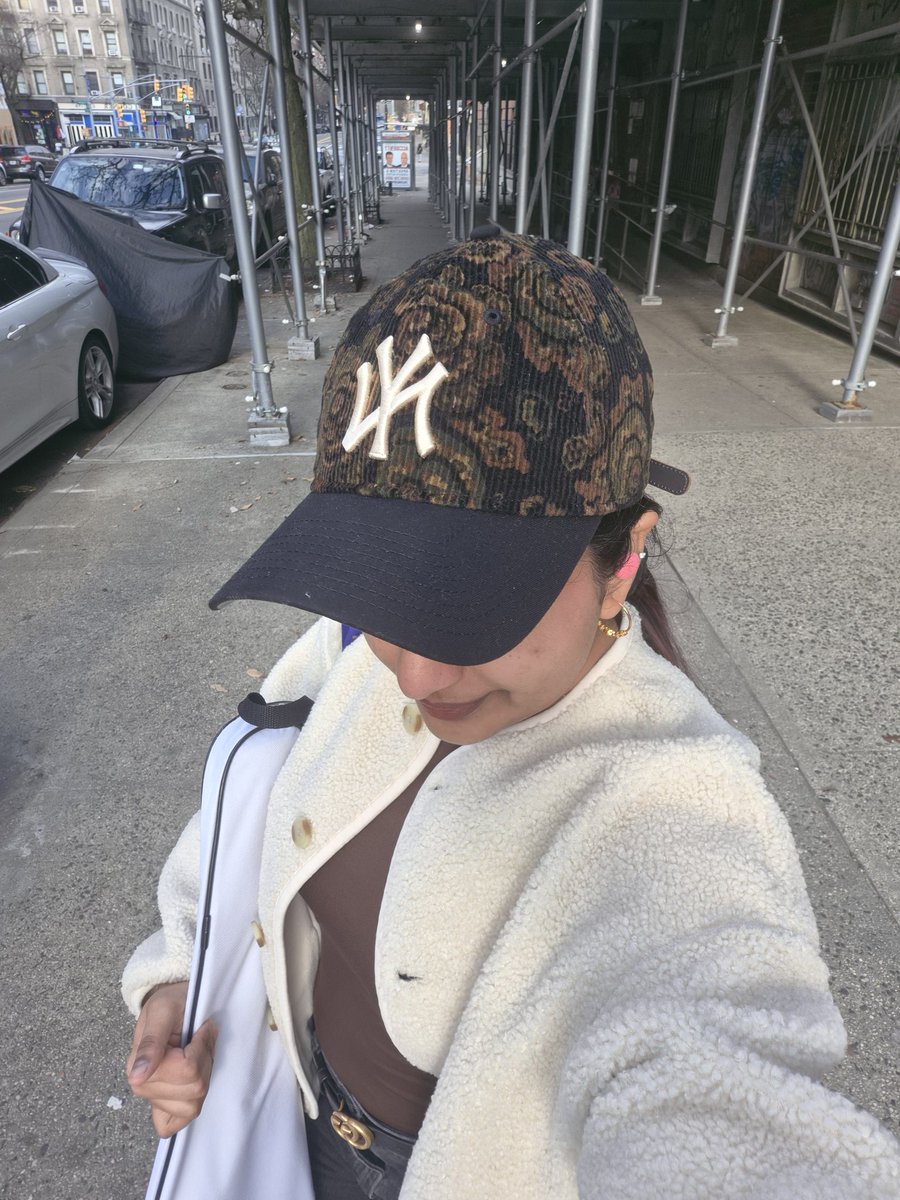 scottiepoppin's tweet image. happy opening day #CapsOn