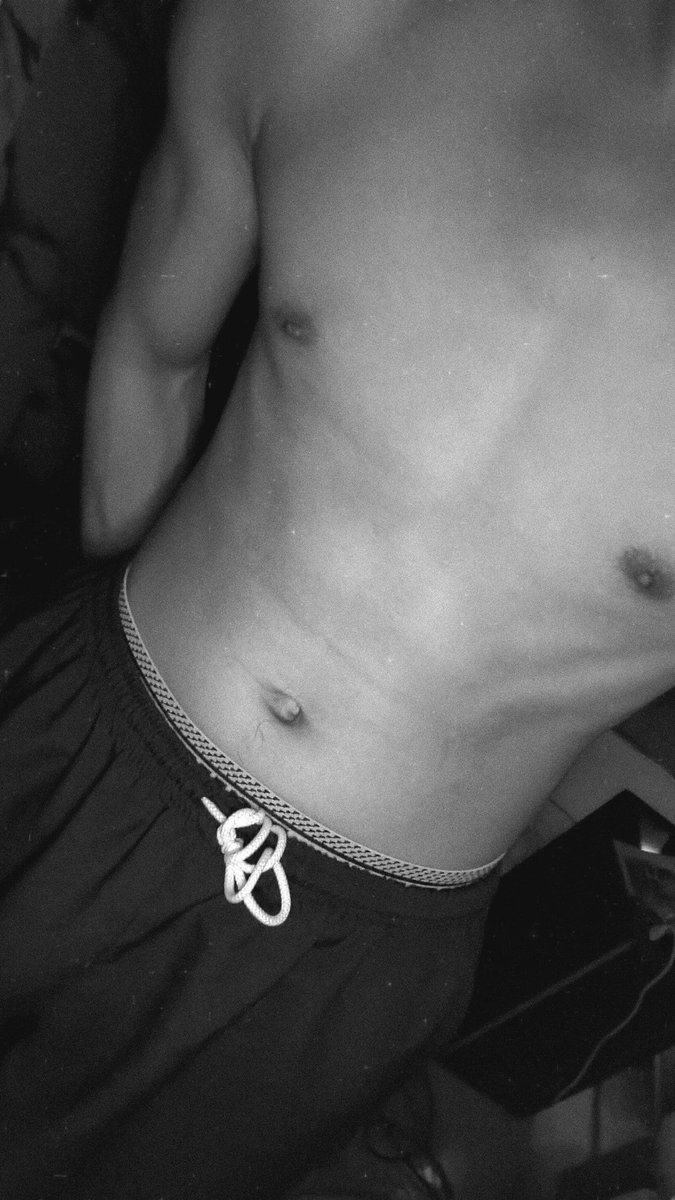 หนุ่มหุ่นลีน tweet media