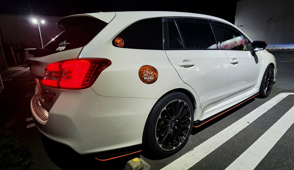 SONICLEVORG's tweet photo. 夜のレヴォーグもカッコいいじゃないか！
このままノーマル車高でも良いかも。
#LEVORG #vmg #sti #subaru https://t.co/qE2lUXpypp