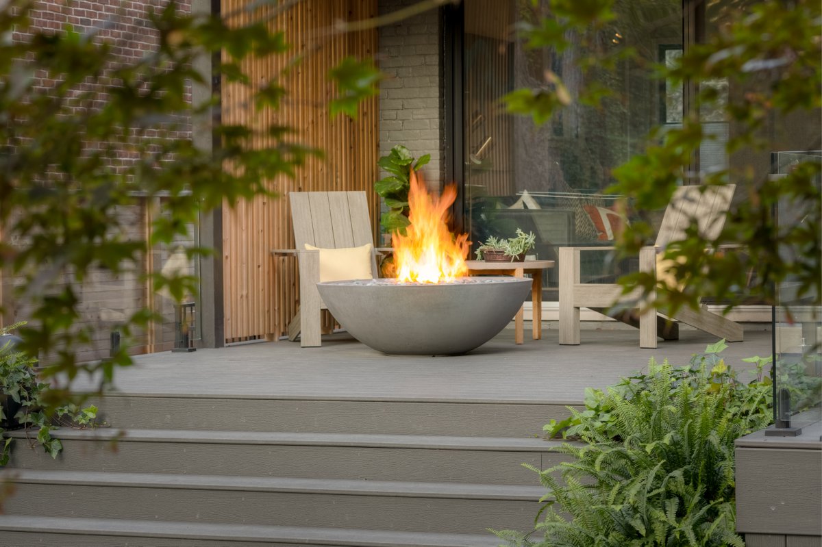 paloform's tweet image. ‌A quiet corner, a gentle fire, and the first hints of spring in the air.
  
The Miso #firebowl brings warmth to this #patio retreat as the seasons begin to shift.

#Paloform