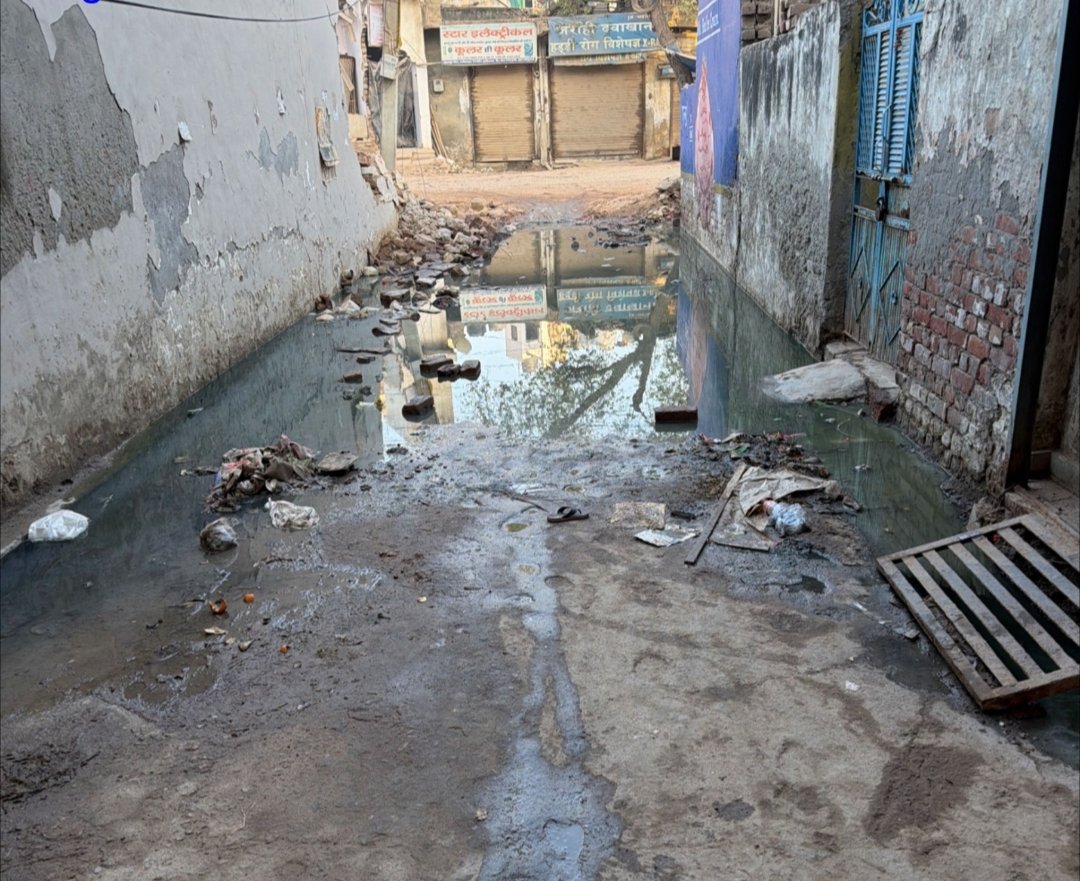 RakeshK32229480's tweet photo. Day 20.5.2 of travelling in faridabad 
Sir @narendramodi this time china 🇨🇳🇨🇳 is leaking harmful water into streets of faridabad causing public sanitation issues sir kindly take action against china 
@MCF_Faridabad location - 1/BA, Bhatta Colony, Surya Nagar Phase 2, Surya Vihar Part II, Sector 91, Faridabad, Haryana 121013
@MCF_Faridabad beware before fixing the drain i think chinese nano-bots are present in the water 💦💦