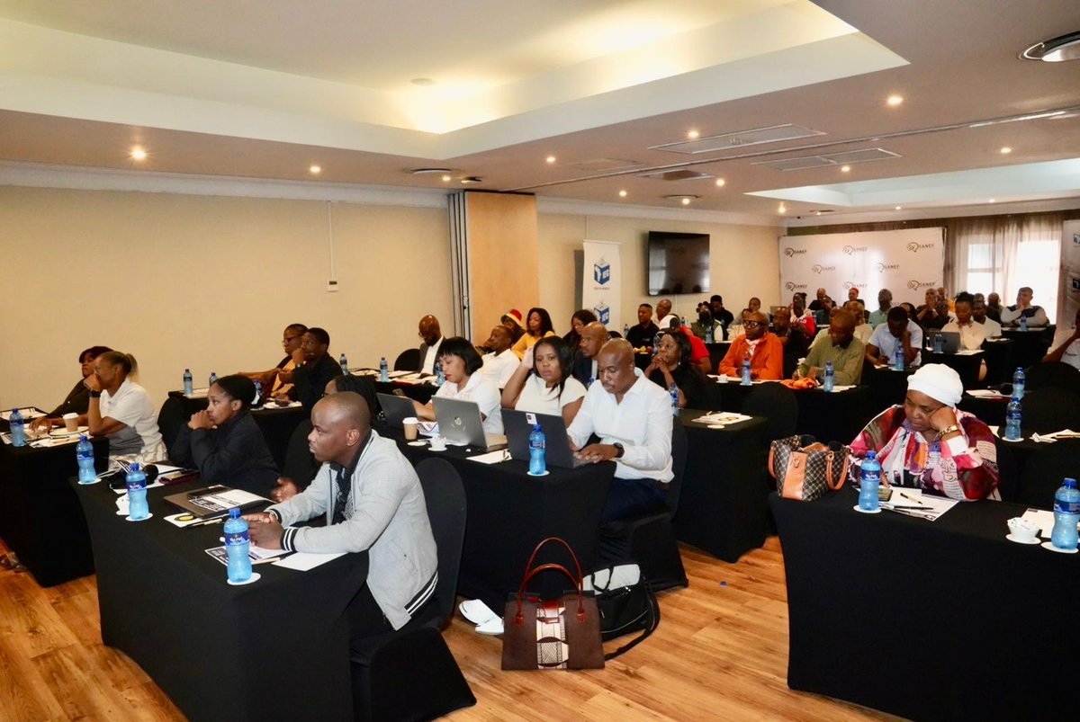 AfricaCheck's tweet image. Biggest one yet: 117 journalists at our North West election training with Africa Check’s Keegan Leech.

Strong turnout, strong conversations, and a shared focus on credible election reporting. 🗳️

#Elections2026 #MediaTraining #FactChecking @SAEditorsForum @moxiiafrica @MddaMedia