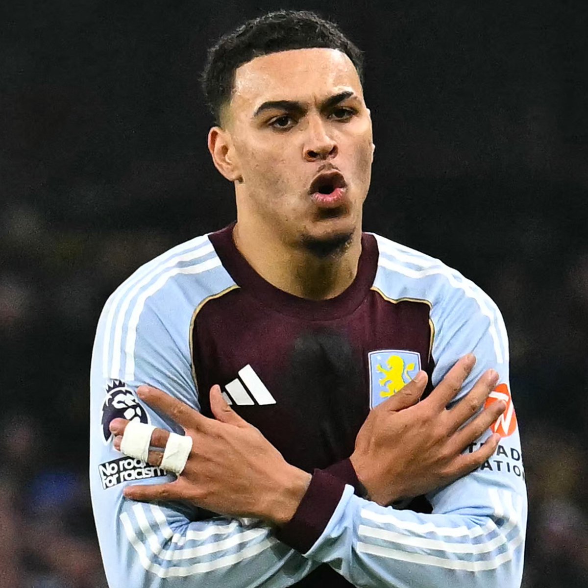 Stretford End tweet media