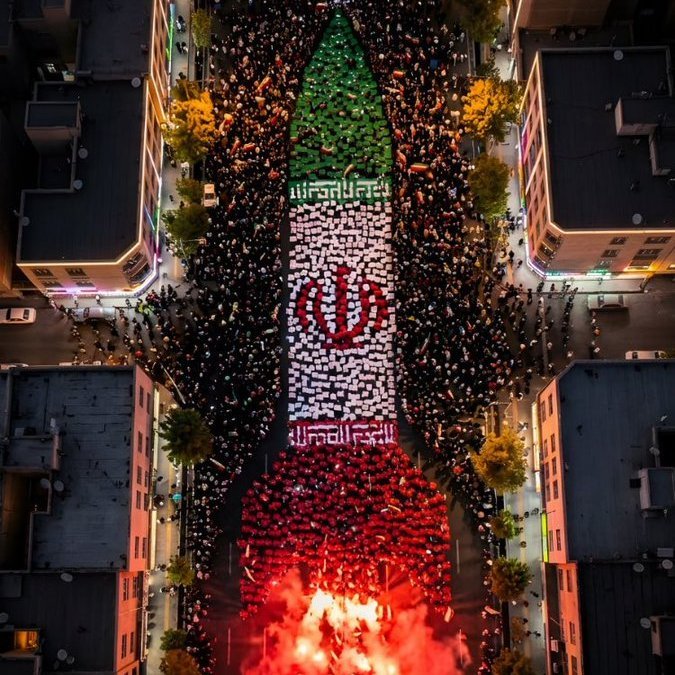 یادمه یه روزهایی صحبت از رفراندوم میشد؟

اینم رفراندوم زنده ،هرشب خیابان های ایران 🇮🇷

#نود_میلیون_دلداده
#از_لردگان_لبیک