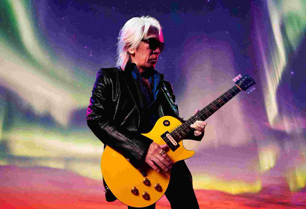 B'z holic tweet media