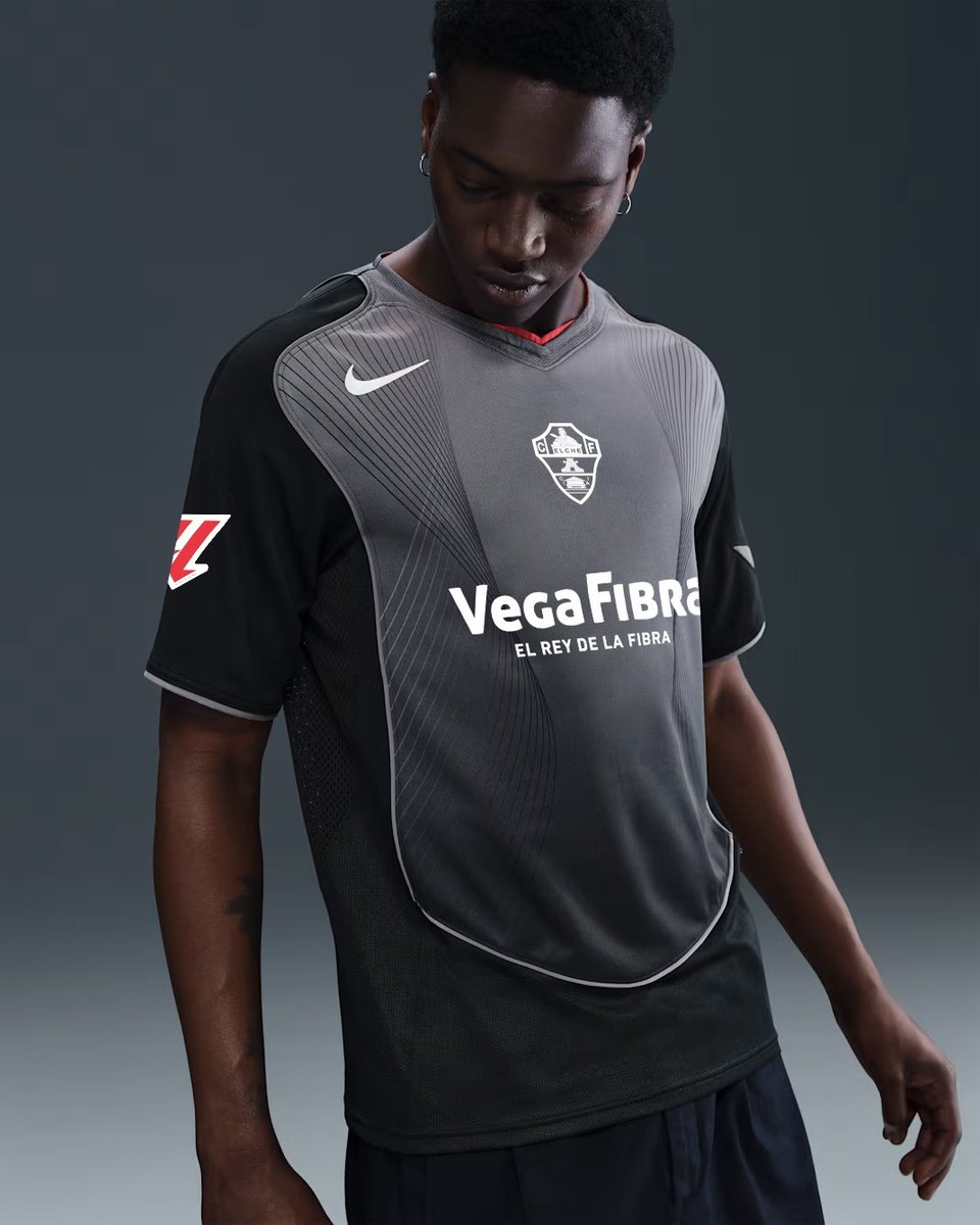 ELCHE CF ENFURECIDO 🌴 tweet media