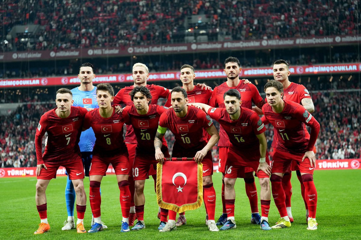 Nalcacililar's tweet photo. Tebrikler Milli Takım! 🇹🇷 

#BizimÇocuklar https://t.co/kExE7cwRsd