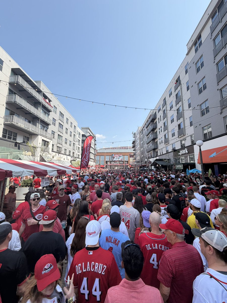 tphunter's tweet photo. What a fantastic day for baseball in the Queen City ☀️ Nobody does Opening Day like Cincinnati!! GO @Reds ⚾️ https://t.co/UyOXyQoccB