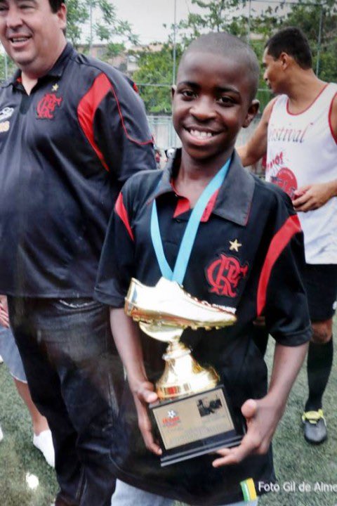 Vinícius José Paixão de Oliveira Júnior
Camisa 10 da seleção brasileira de futebol