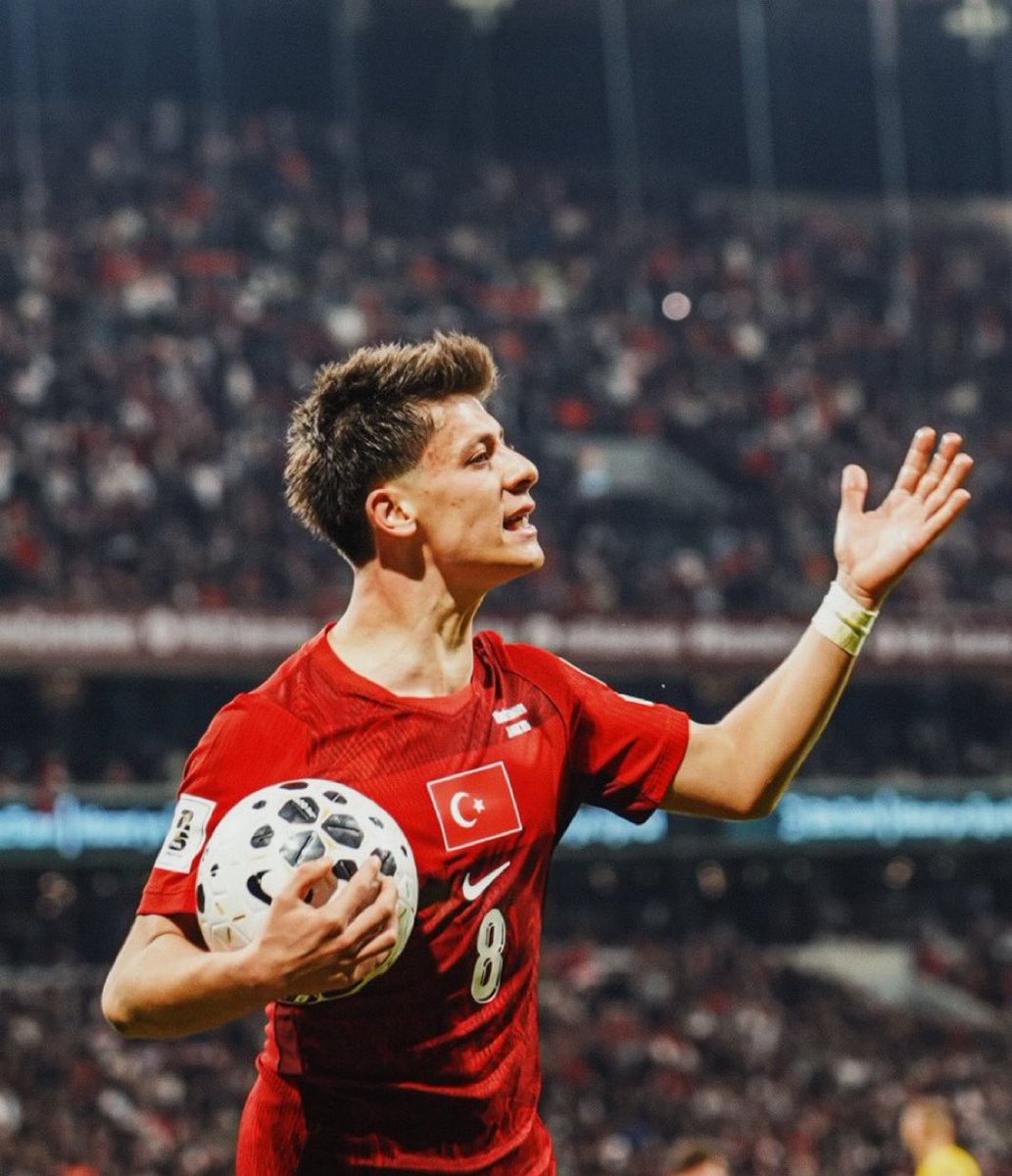 Yine şapkadan tavşan çıkardı.

Maestro - Arda Güler… 

Maşallah 🧿 

#TURvROM