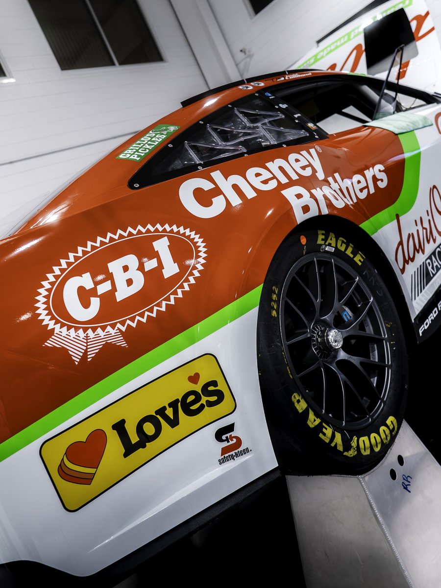 Front Row Motorsports tweet media