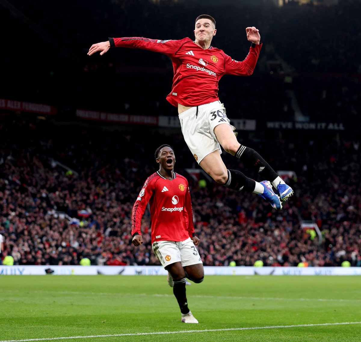 Big_Djcruzz's tweet photo. Who else is falling in love with Sesko? 🔴⚪️⚫️
#MU #MULEGEND https://t.co/fZ1o82WXul