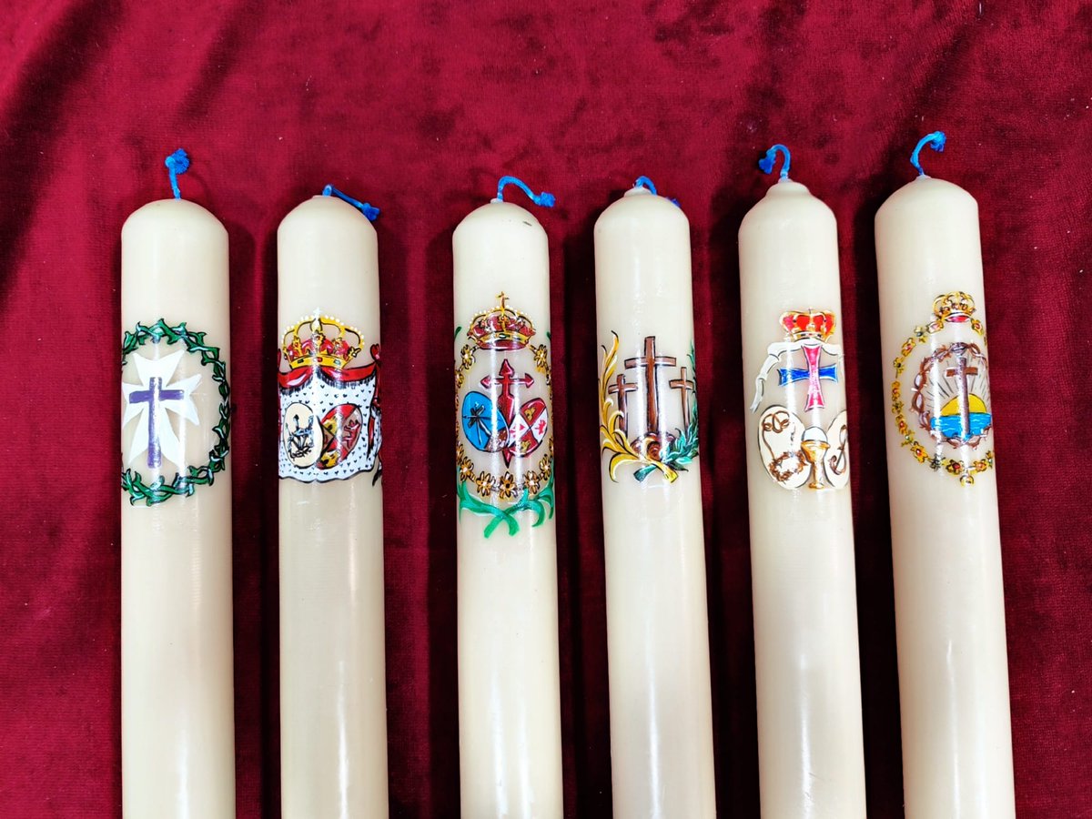 Piedaddecadiz's tweet photo. MARTES SANTO 2026 | VELAS VOTIVAS

Como es tradición en nuestra Hermandad, N.H.D. Juan Luis Fernández ha sido el encargado de pintar las velas votivas que acompañarán a María Santísima de las Lágrimas en su paso procesional el próximo Martes Santo. https://t.co/uaAxEeoZBF