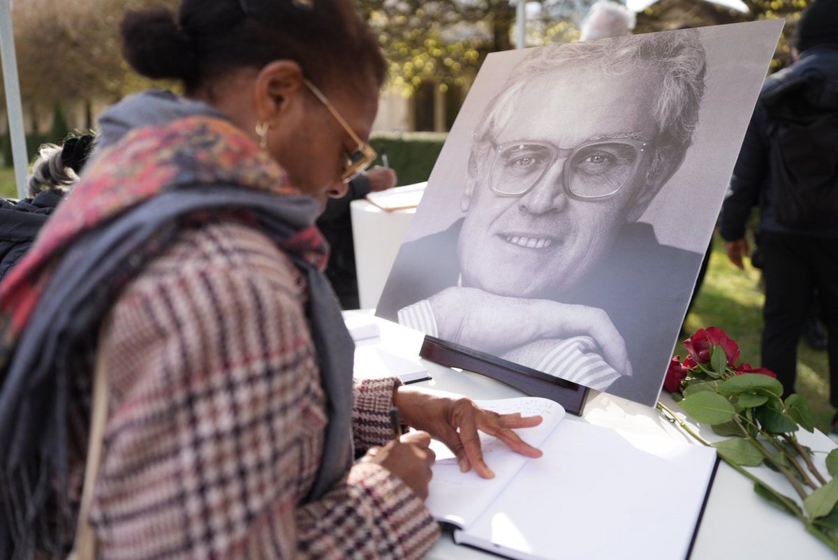 Parti socialiste tweet media