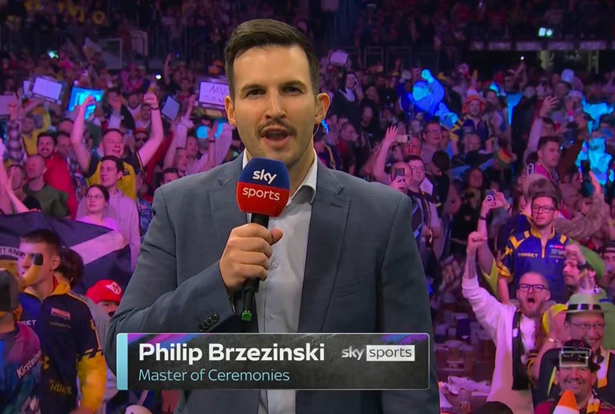 Live Darts tweet media