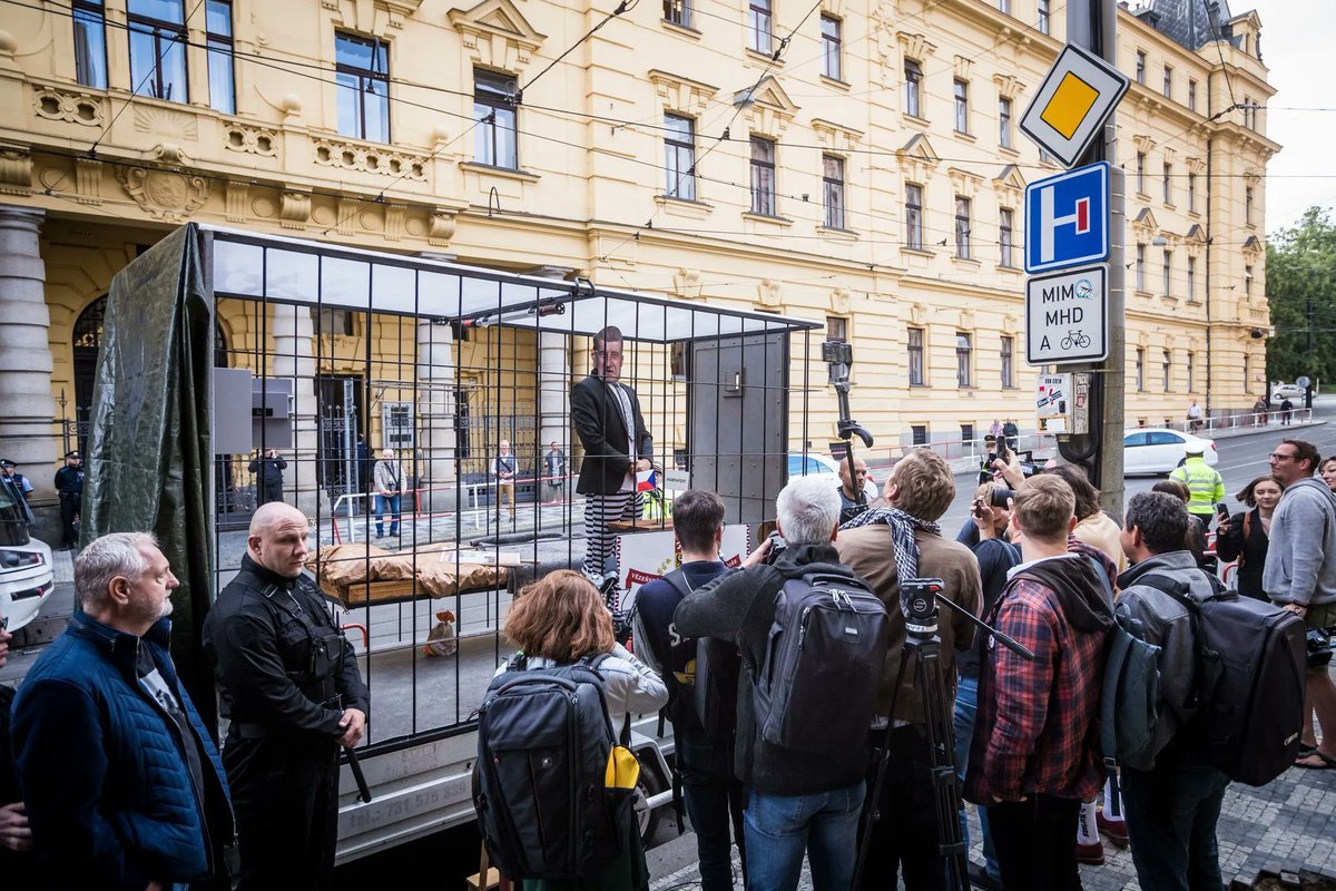 MaigretH tweet media