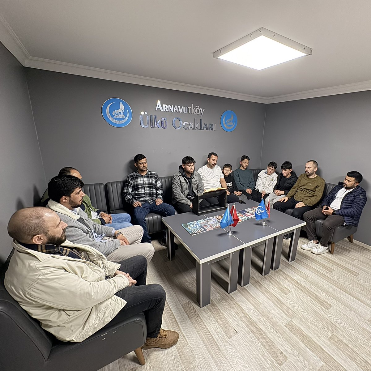 ArnavutkoyOcakk's tweet photo. Arnavutköy Ülkü Ocakları olarak, her perşembe olduğu gibi, Başta Peygamber Efendimiz Hz.Muhammed (SAV) ‘in ruhuna, cennet mekan Başbuğ’umuz Alparslan Türkeş’in ruhuna, gelmiş geçmiş cümle Şehitlerimiz’in, ölmüşlerimizin ruhuna, Kur-an’ı Kerim okunarak hediye edilmiştir. https://t.co/vbq9wzNm8E