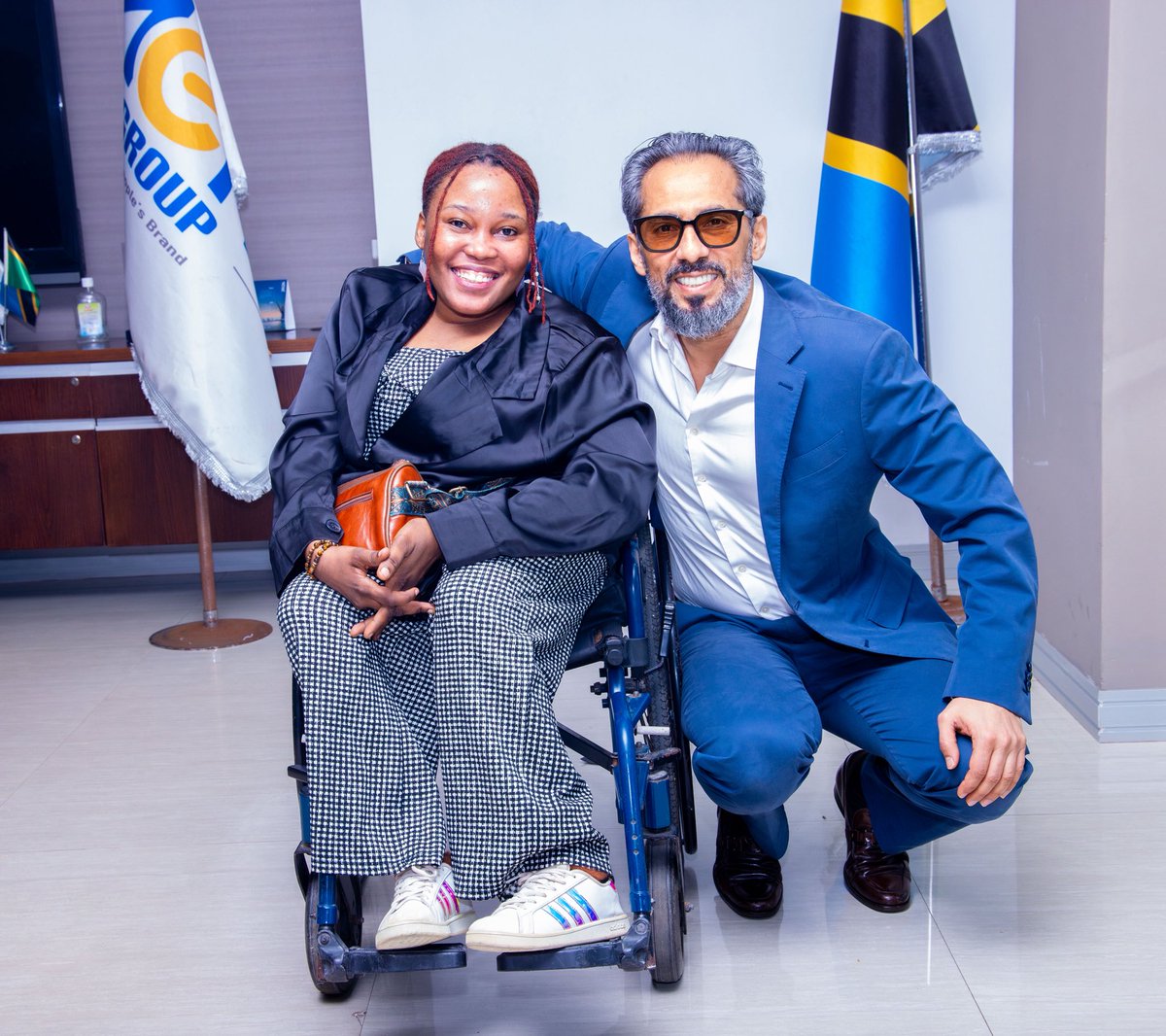moodewji's tweet photo. Yesterday, we welcomed the #OneIn10Million winners and had the opportunity to hear firsthand the incredible work they are doing across our communities.
Proud to support those who are creating change where it matters most.
Let’s keep building, giving, and uplifting 🙏🏽
#MoCares https://t.co/rl7M73vzCY